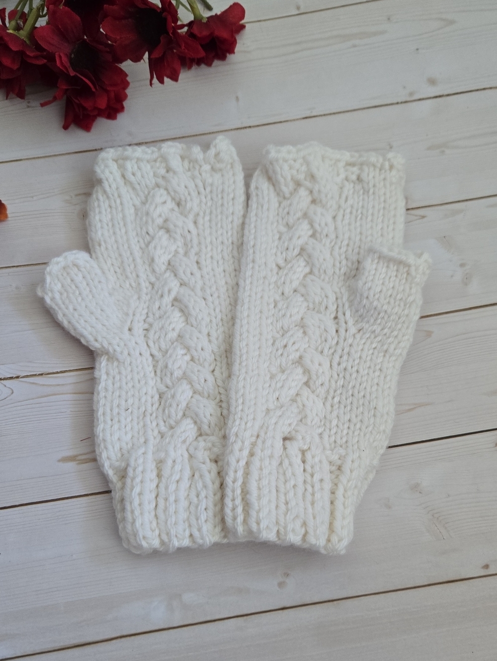 * NEW Handknit Handmade 100% Merino Woold White Cable Knit Fingerless Mittens